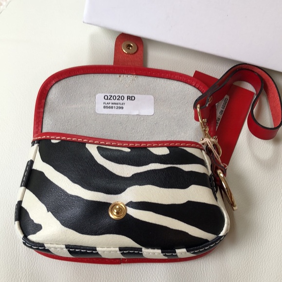 Vintage NWT wristlet - Picture 2 of 8